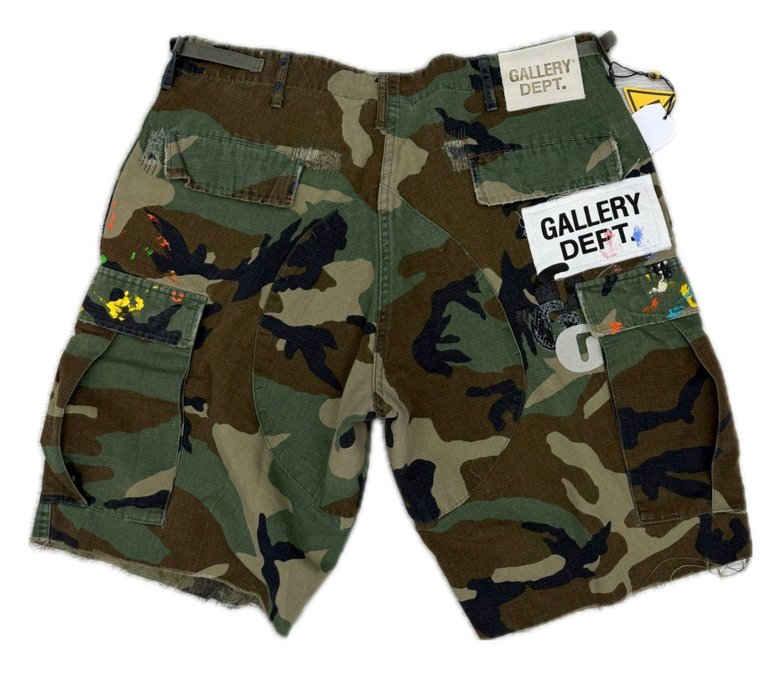 Gallery Dept Men. G Patch Camouflage Cargo Shorts (36)